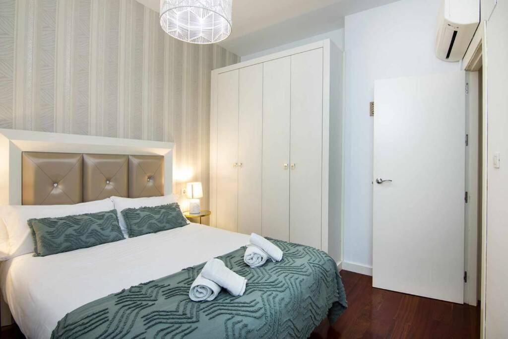 Eco Center Granatensis Catedral 2 Habitaciones Free Parking グラナダ エクステリア 写真